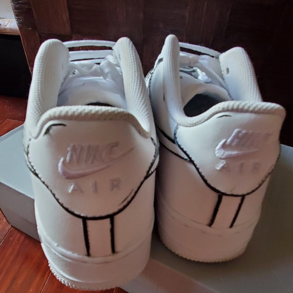 Custom Nike - Picture 2 of 4